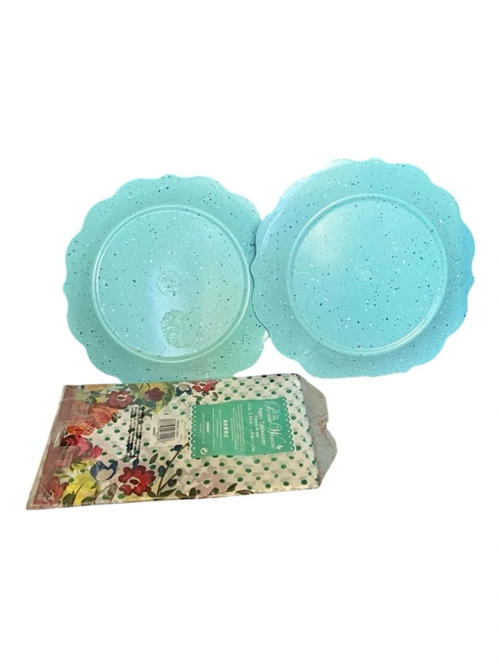 Pioneer Woman Juliette 10.7” Scallop Melamine Party Plates-2 Paper Tablecover.